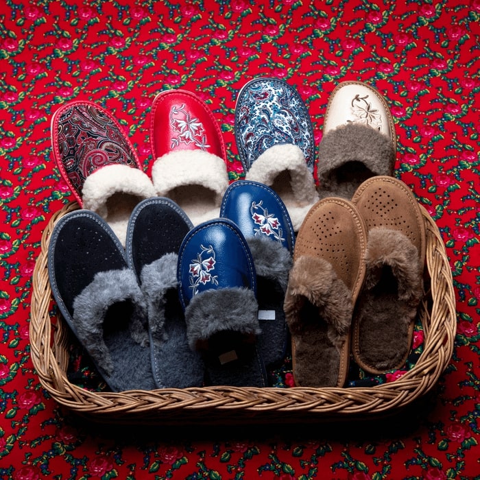 Pantofle regionalne damskie z kożuszkiem