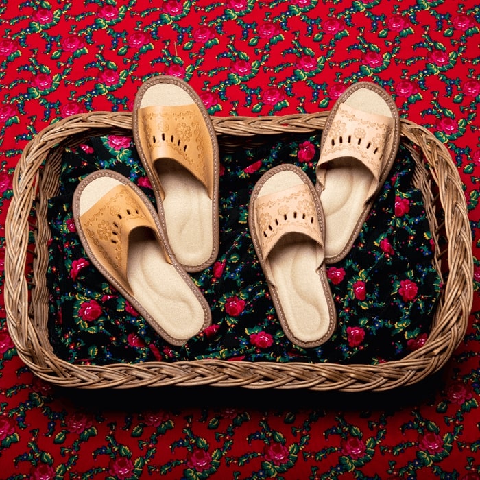 Pantofle regionalne skórzane damskie